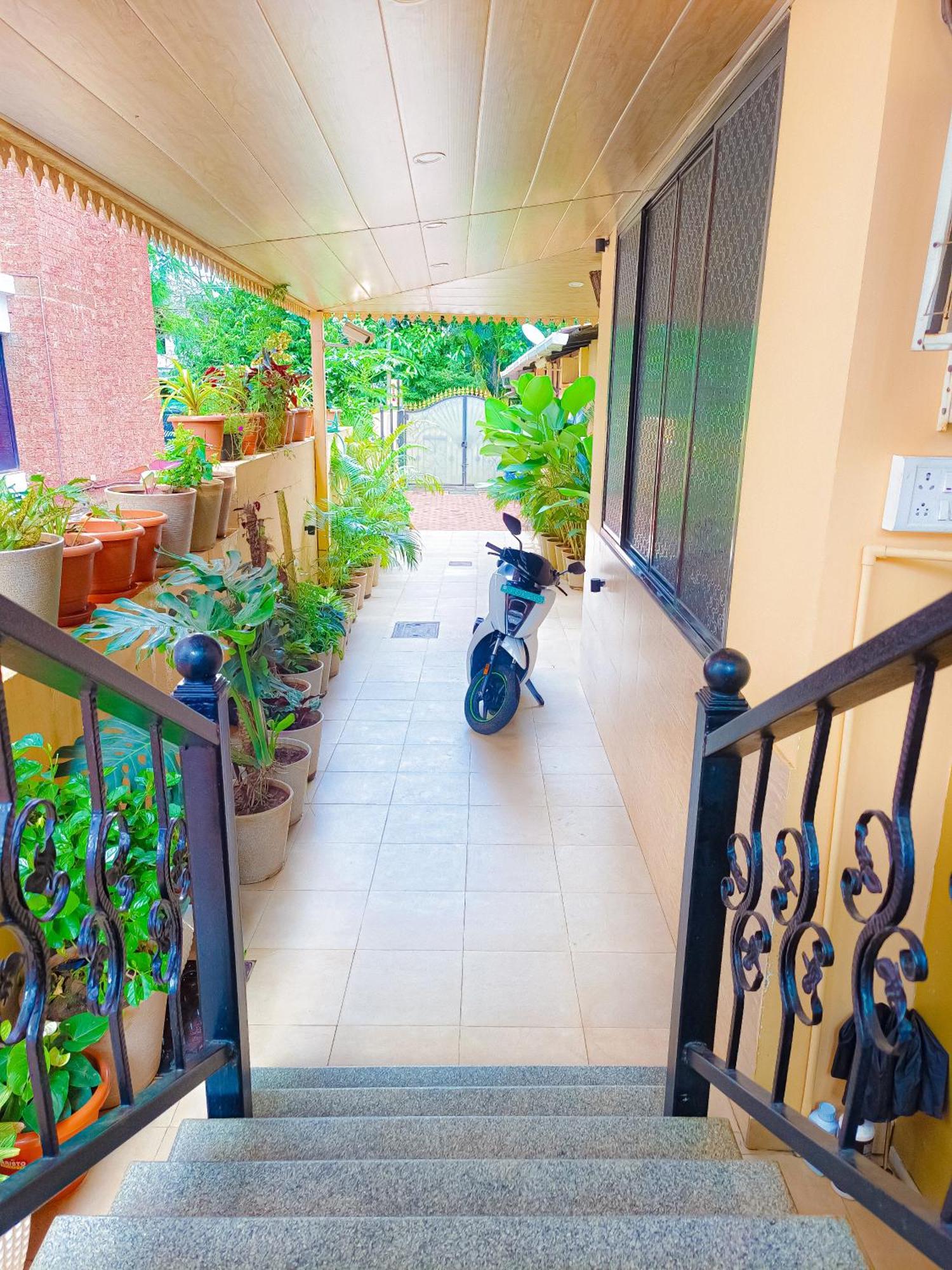 Shradha Luxury Apartment Calangute
