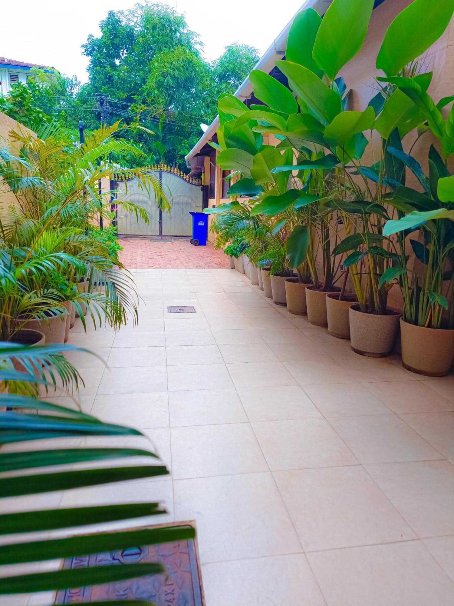 Shradha Luxury Apartment *